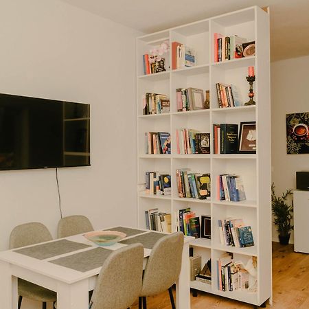 Studio Flat In Heart Of 地拉那 外观 照片