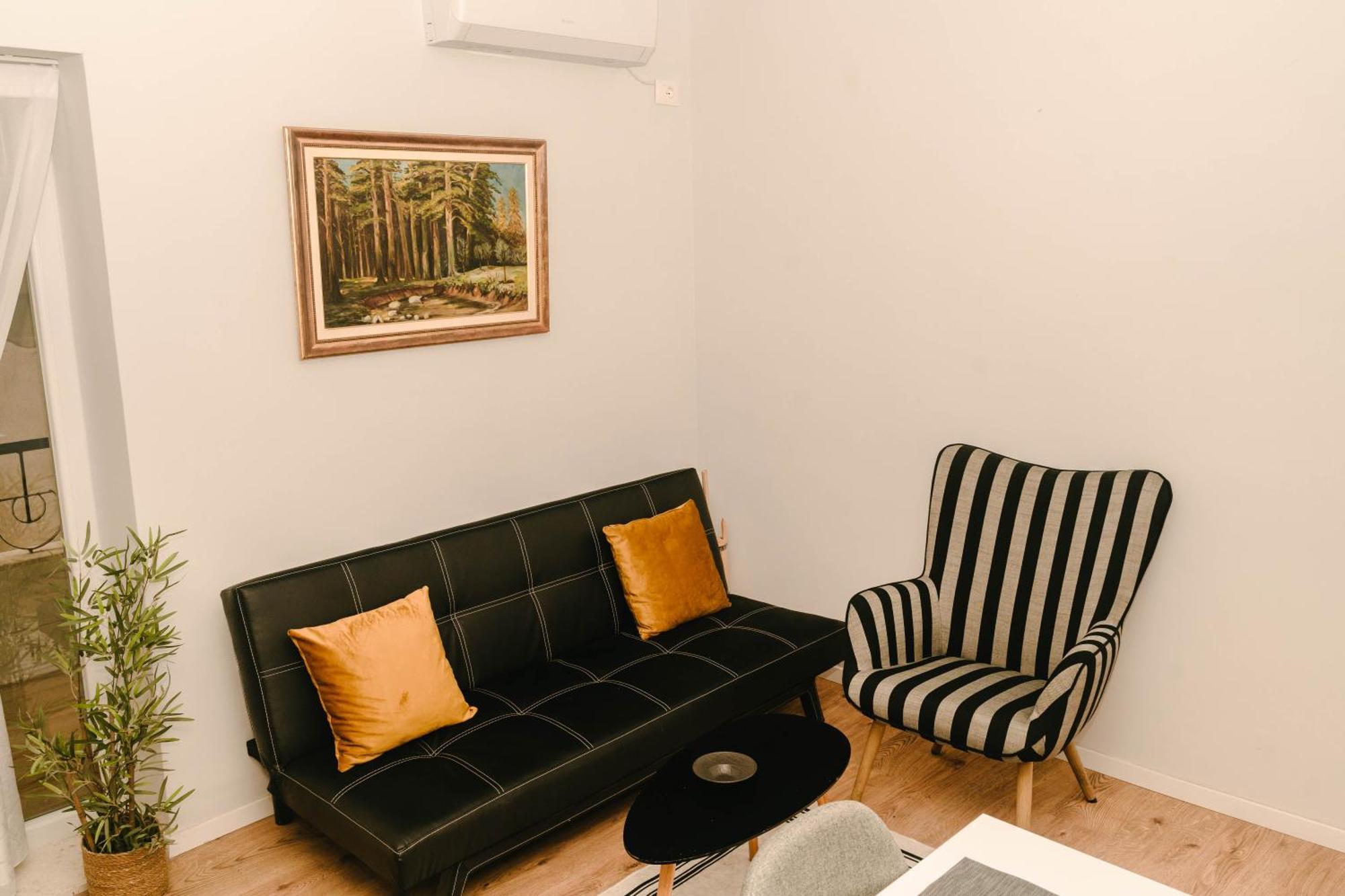 Studio Flat In Heart Of 地拉那 外观 照片