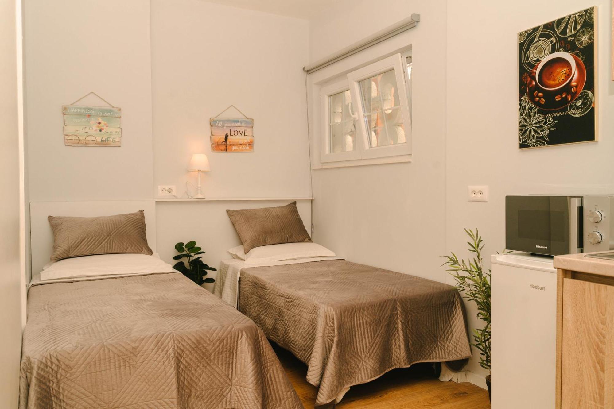 Studio Flat In Heart Of 地拉那 外观 照片