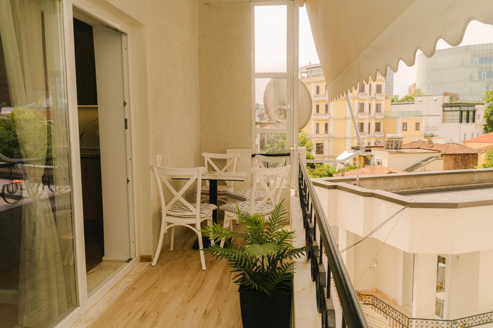 Studio Flat In Heart Of 地拉那 外观 照片